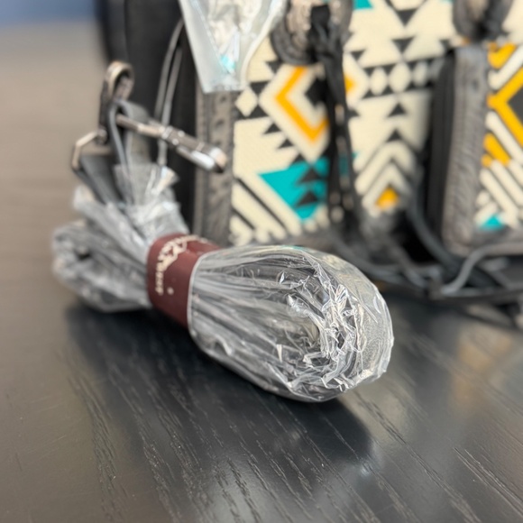 Montana West Aztec Tapestry Mini Tote/Crossbody with Matching Wallet Black NWT - Picture 4 of 9